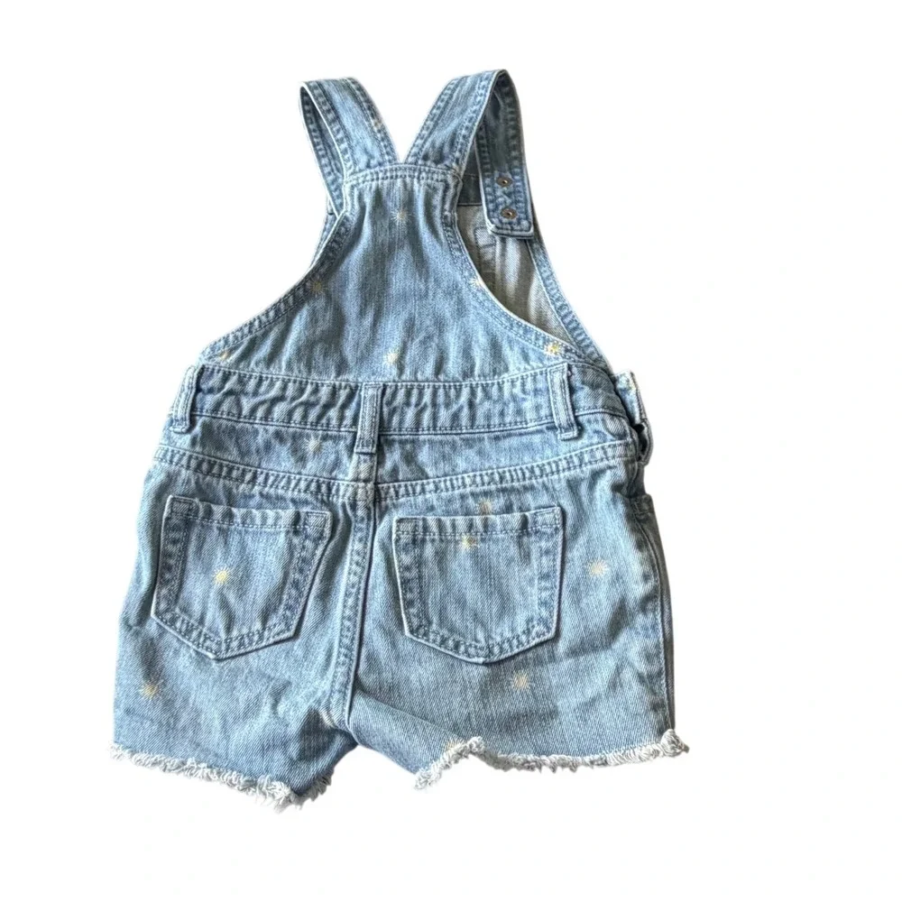 The Childrens Place Girls 2T Denim Shortalls Light Wash Sun Embroidered Frayed